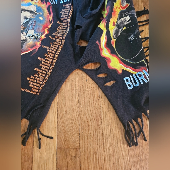 Jason Aldean Upcycled Burn it Down Hand Cut Black Concert T-Shirt Women's Large - Picture 10 of 11